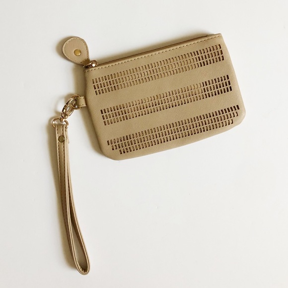 Cato Handbags - FINAL PRICE Cato Tan Wristlet
